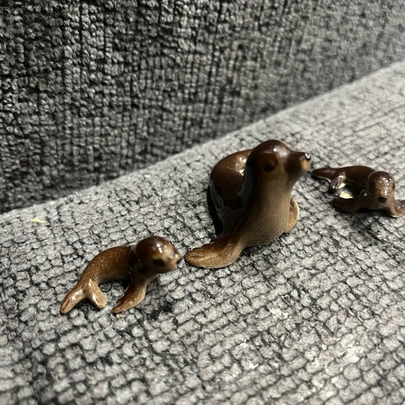 Vintage Antique Porcelain Ceramic Small Seal Mother Baby Set Animals - Picture 2 of 7